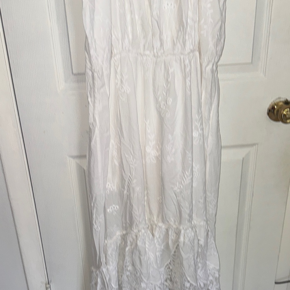 Elegant White Maxi Dress